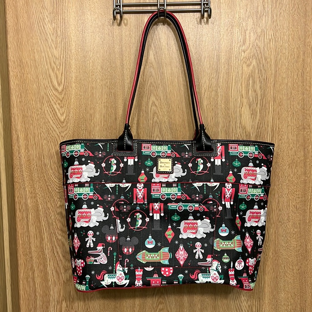 Disney Dooney & Bourke 2018 Passholder Christmas Holiday Tote